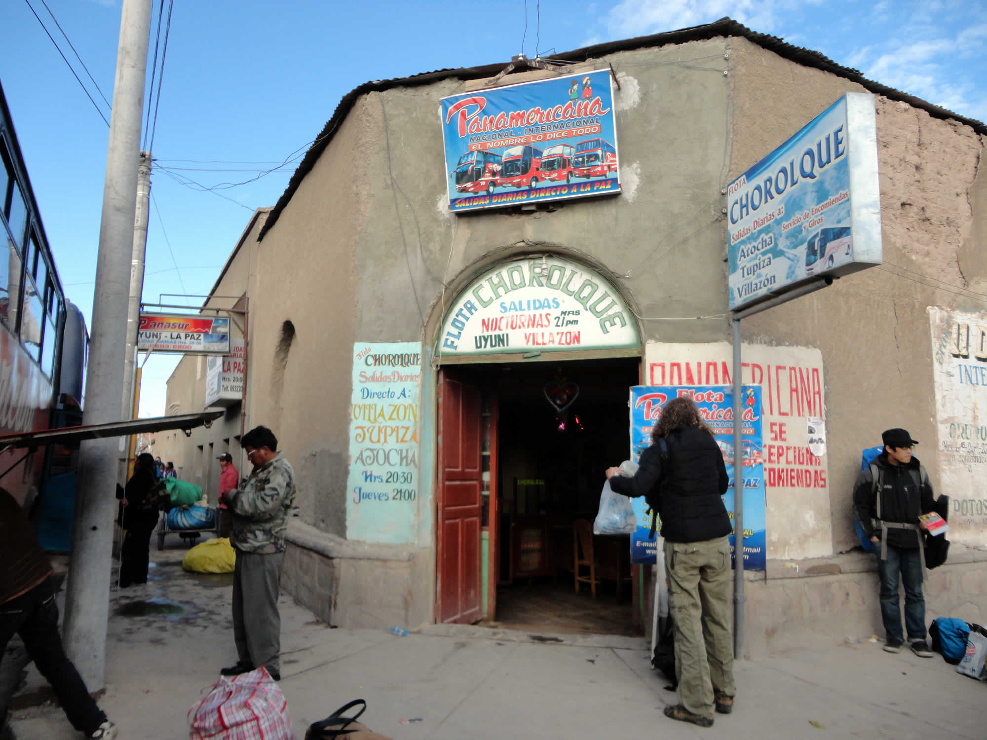 Panasur bus and office in Uyuni