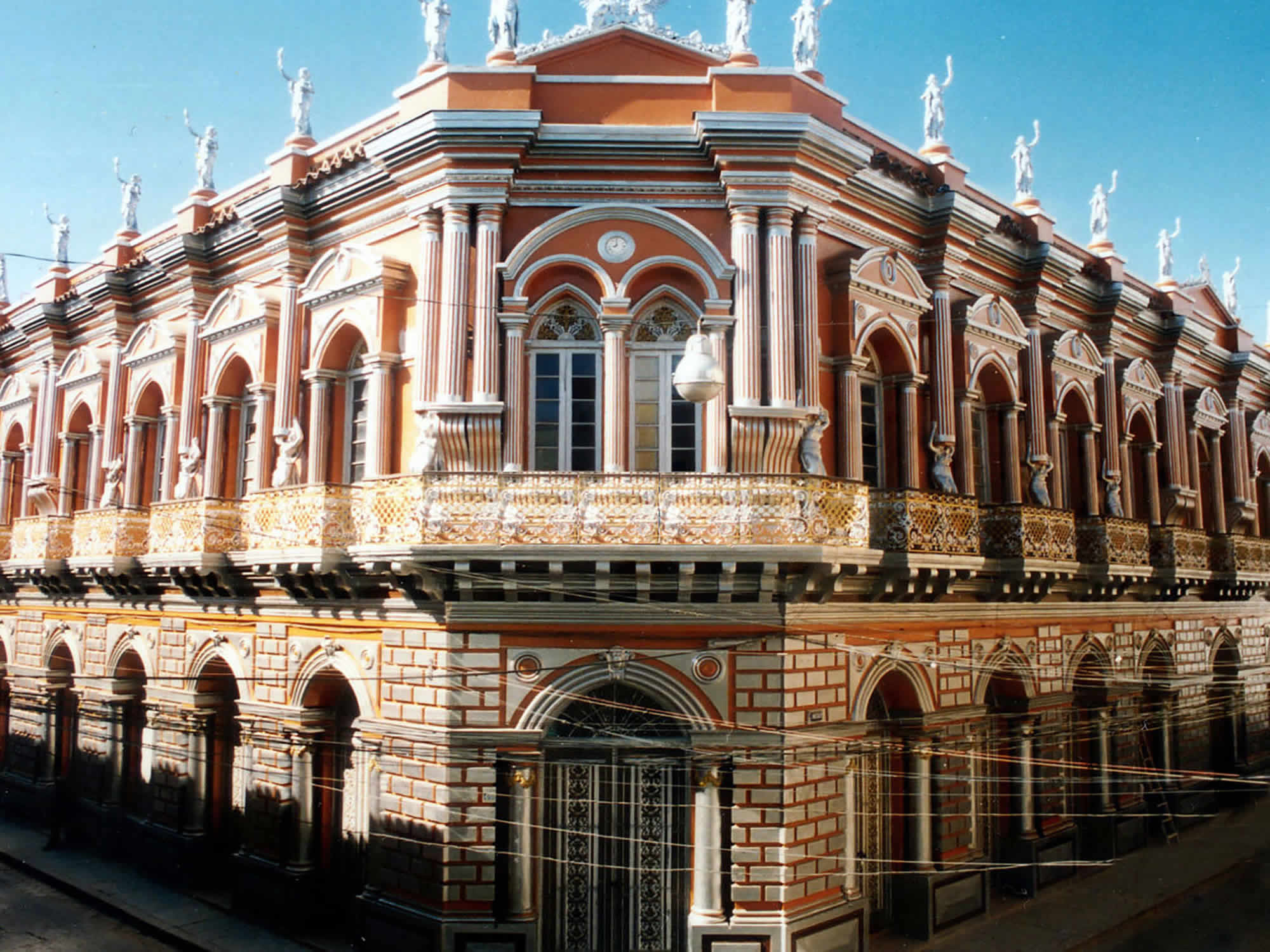 Casa Dorada